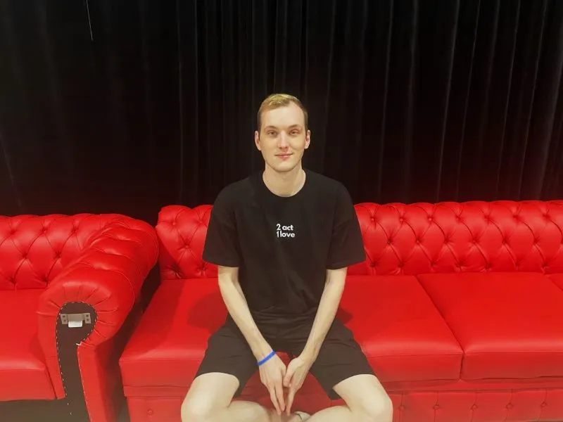 «Мы живём в очень плохом учебнике истории»: режиссёр из России открыл свой театр в Алматы