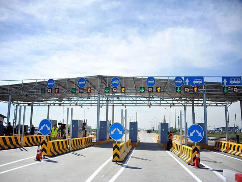 Жители Уральска просят снести хоккейную площадку во дворе их дома