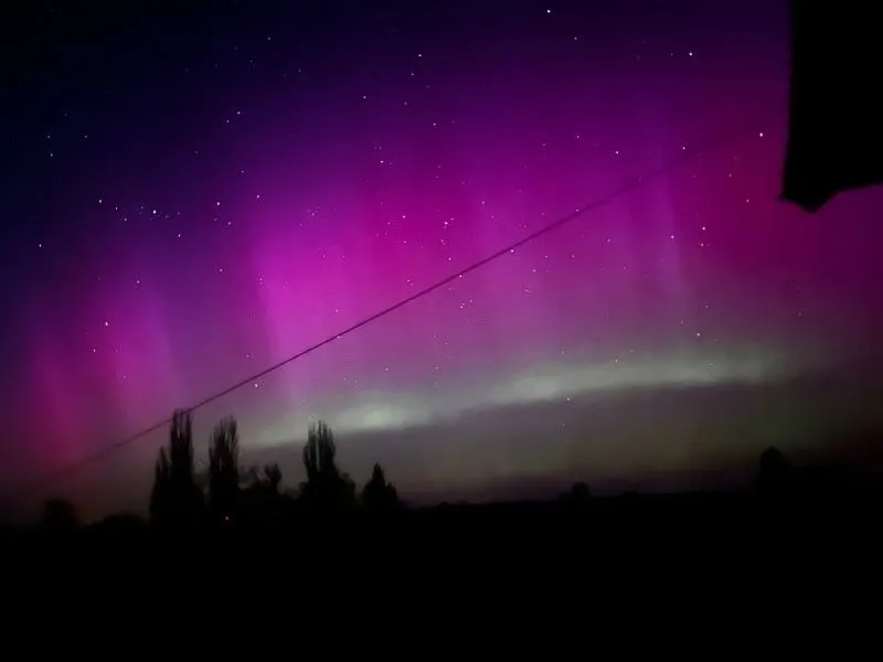 Мощная магнитная буря вызвала северное сияние в нескольких странах СНГ