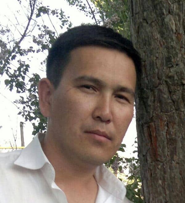 Грубит и швыряет документы: родители пожаловались на завотделением центра фтизиопульмонологии ЗКО