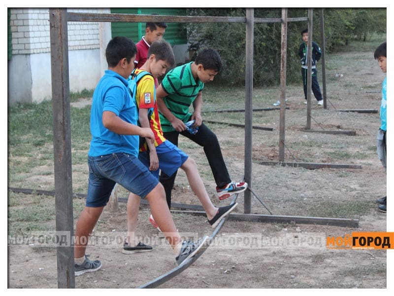 На месте мурала с барсом в Алматы появилась реклама