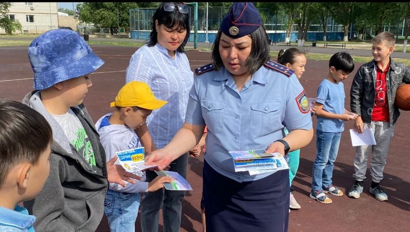 Детям в летних лагерях Бурлинского района рассказали о безопасности