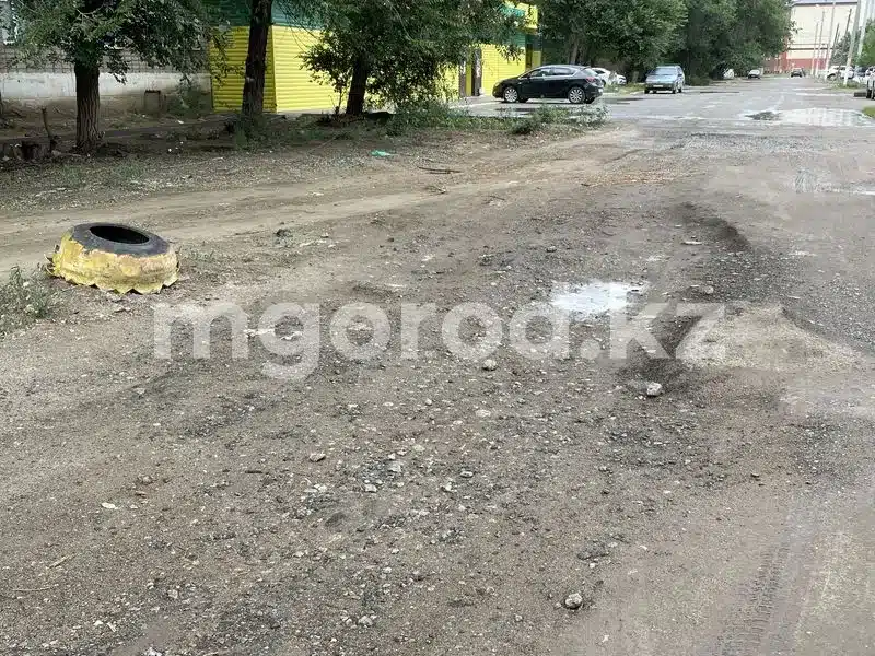 Ямы и ухабы: когда в Уральске отремонтируют улицу Саратовскую