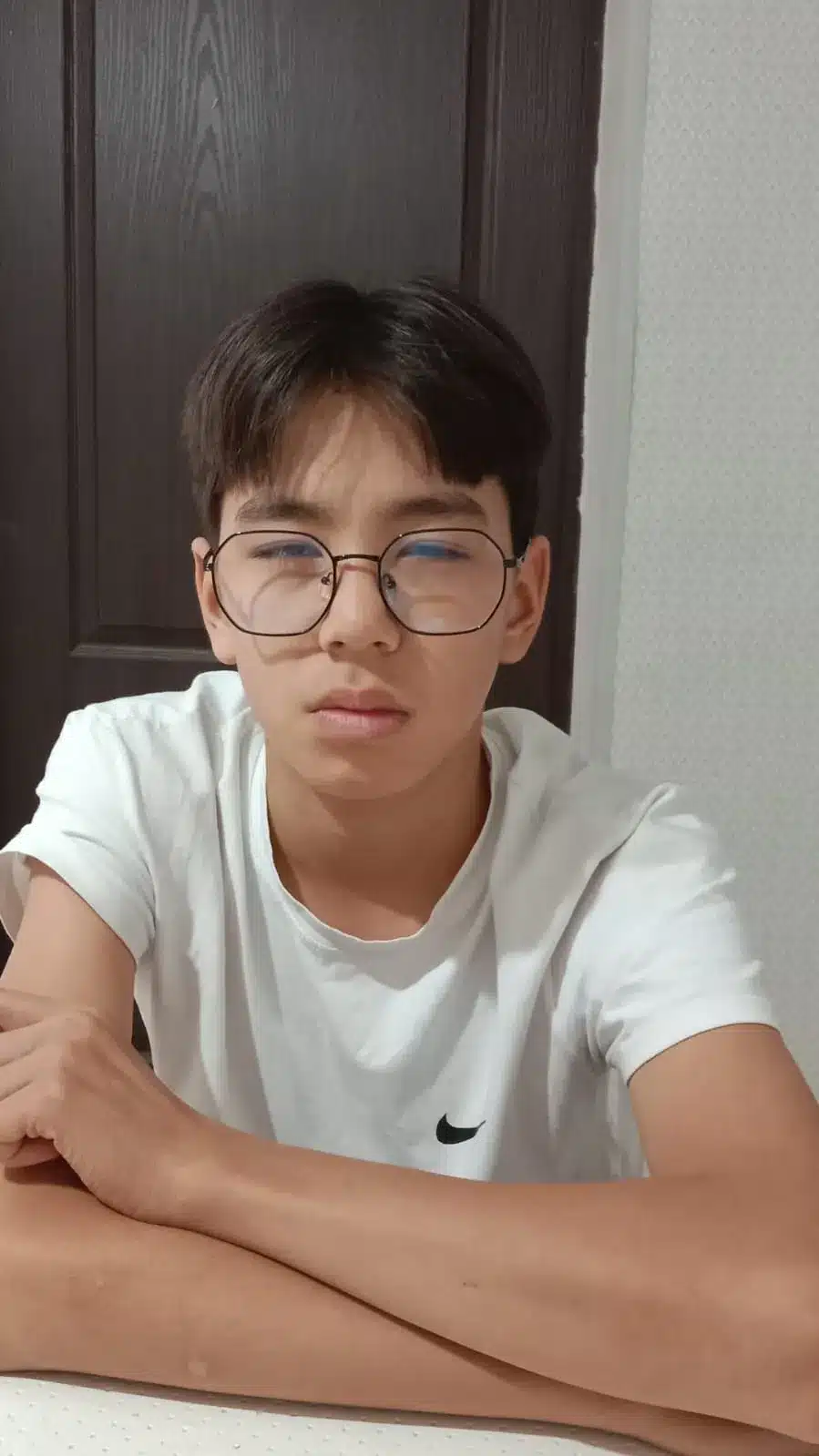 Слепому мальчику из Уральска не хватает денег на операцию