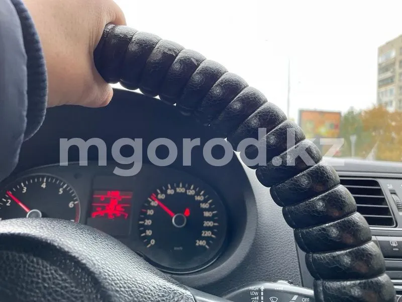 Депутат требует продолжить льготное автокредитование либо отменить утильсбор