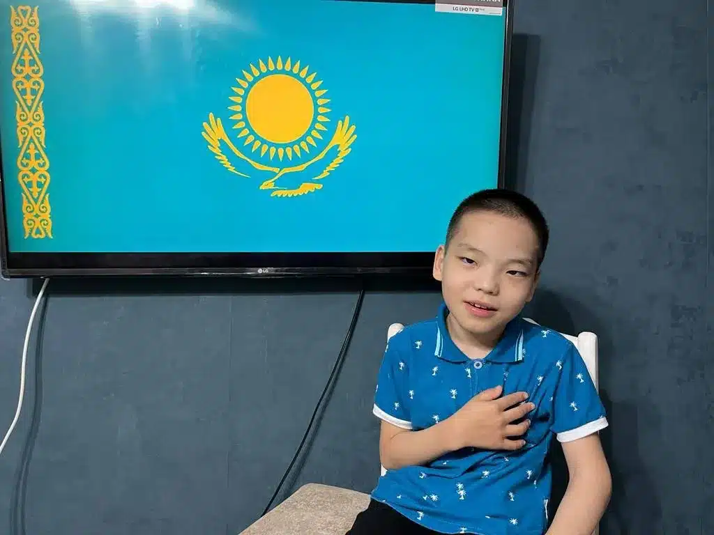 Родители 11-летнего мальчика из ЗКО не могут оплатить операцию сына в Стамбуле