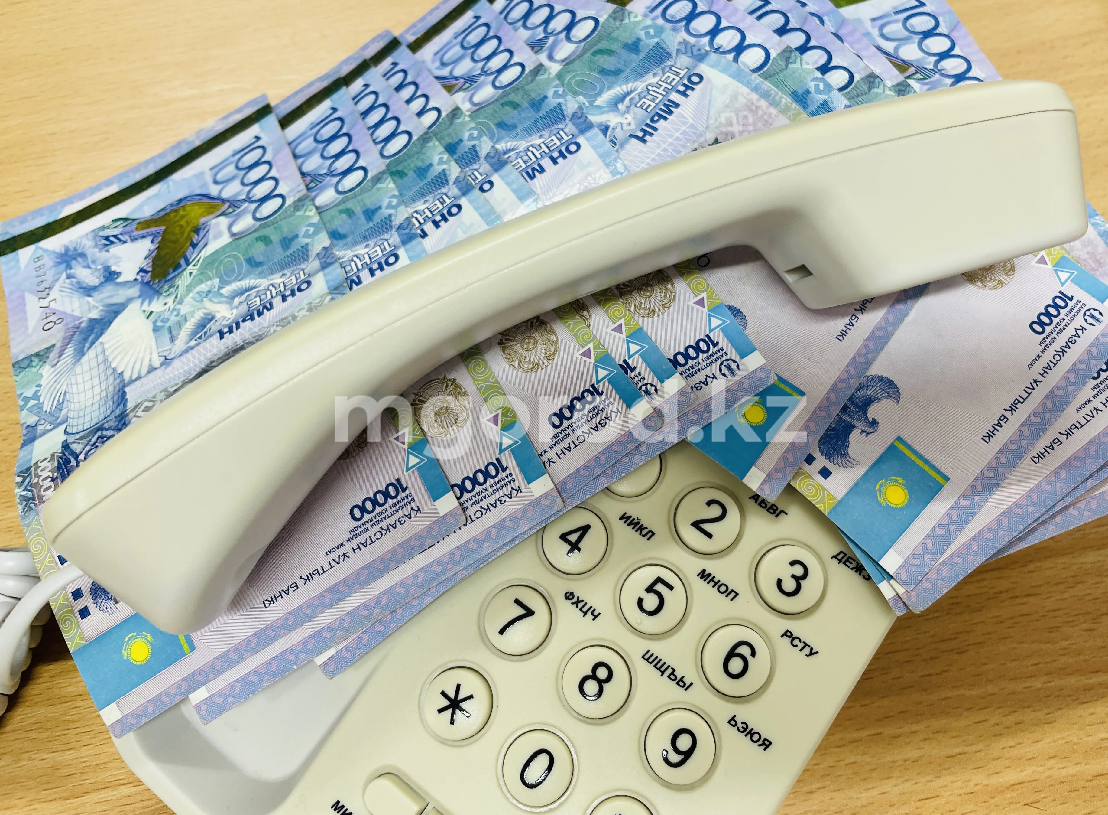 Пожилые люди отдали мошенникам более 10 млн тенге в Уральске