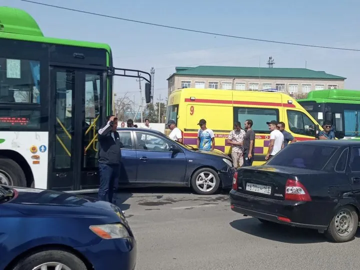 Два человека погибли в аварии в Атырау