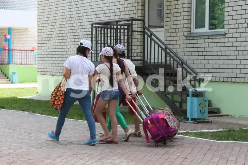 В сауну вместо лагеря разместили детей на юге Казахстана