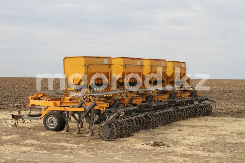 Актюбинские фермеры ездят в Россию за дешёвым дизелем