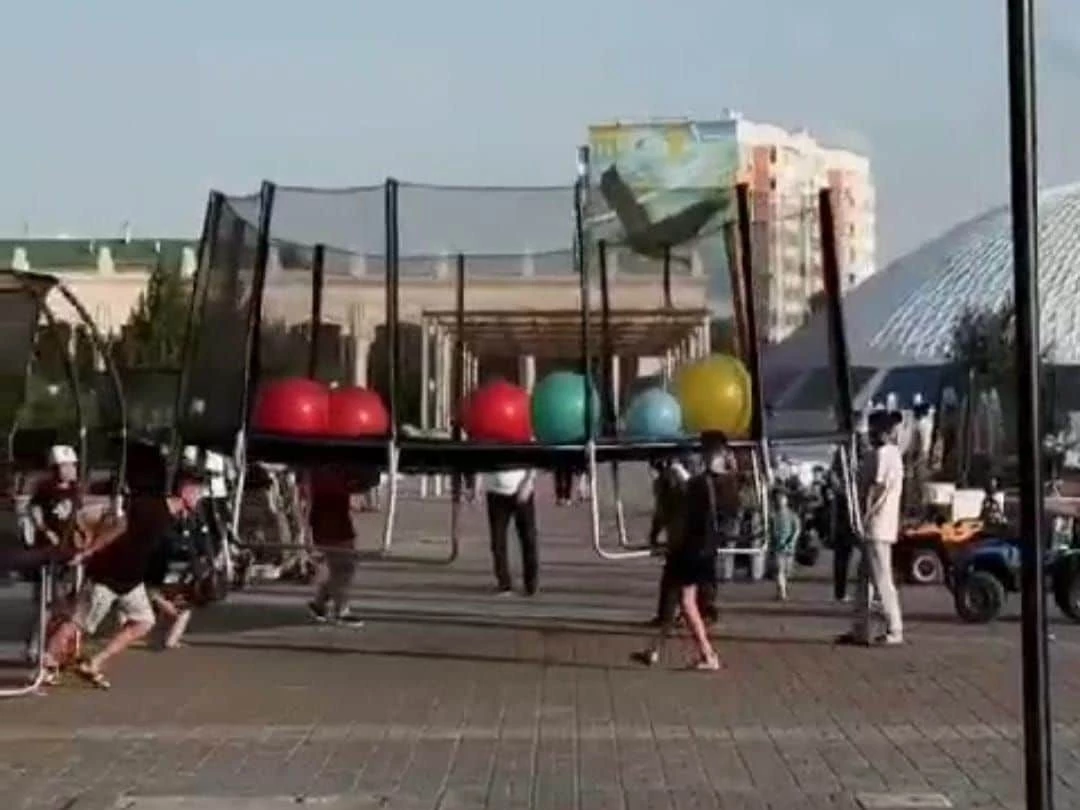 Площадь первого президента в Уральске освободили от торговцев