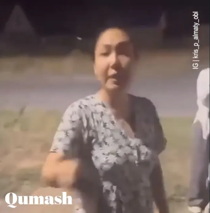 Женщина в халате «задерживала» детей в Уральске: в полиции озвучили итоги проверки