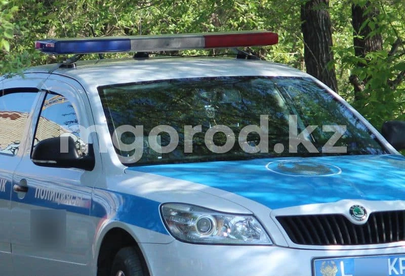 Два трупа и ребёнка в коляске обнаружили полицейские на севере Казахстана