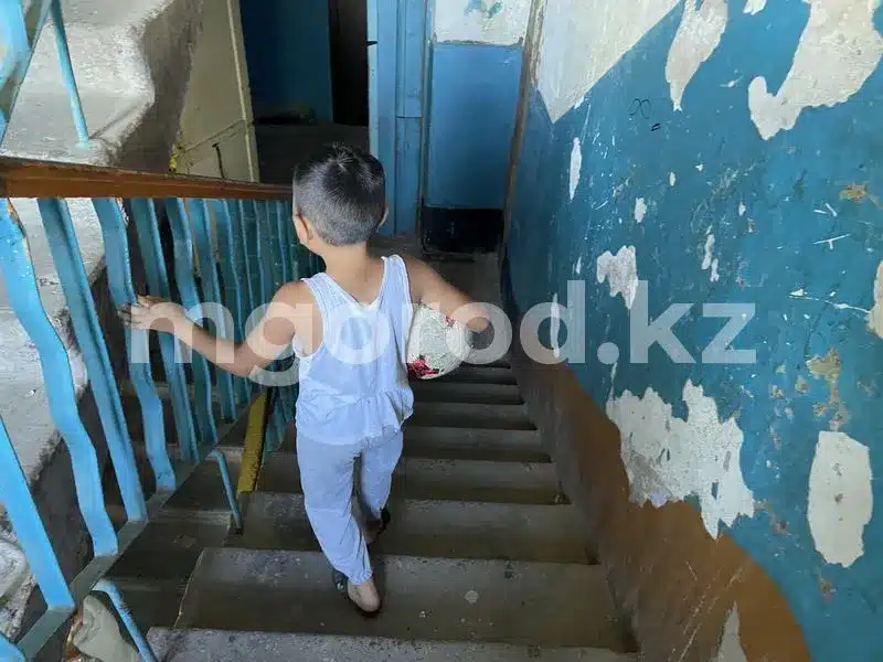 «Развалится или нет?» В общежитии Уральска никогда не было газа и горячей воды