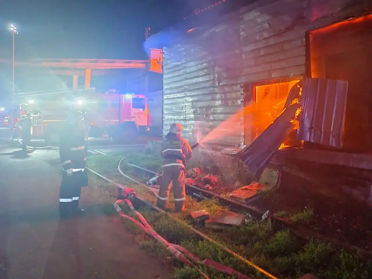 Алматы накрыл дым от пожара