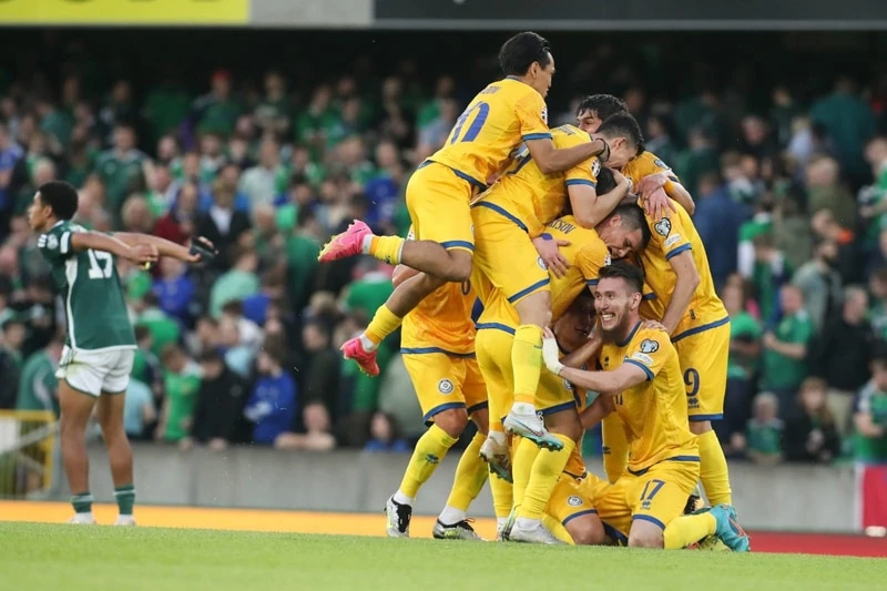 Казахстан рвётся на Евро-2024! Букмекеры оценили шансы