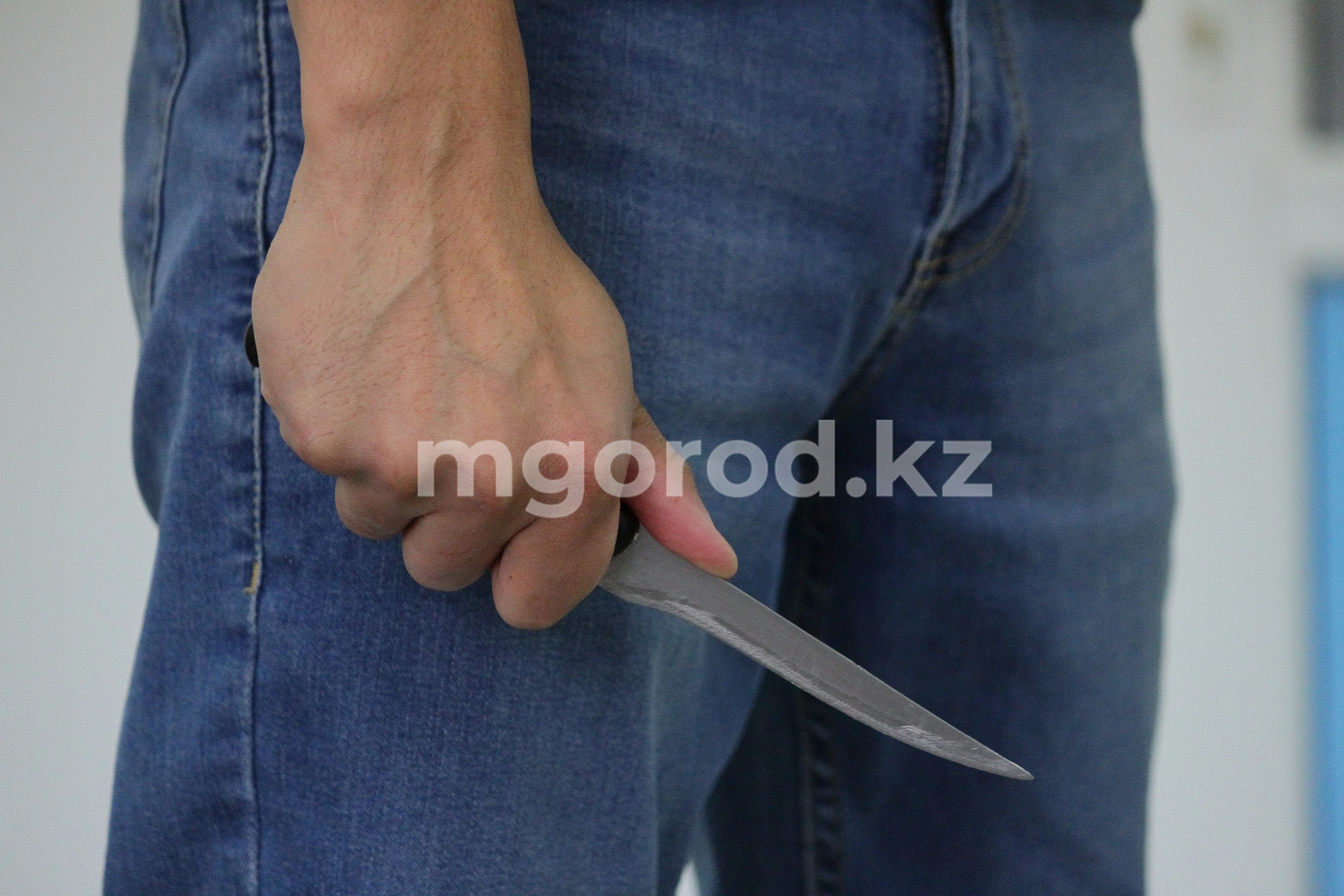 В России подросток ранил ножом четверых человек при попытке зайти в школу