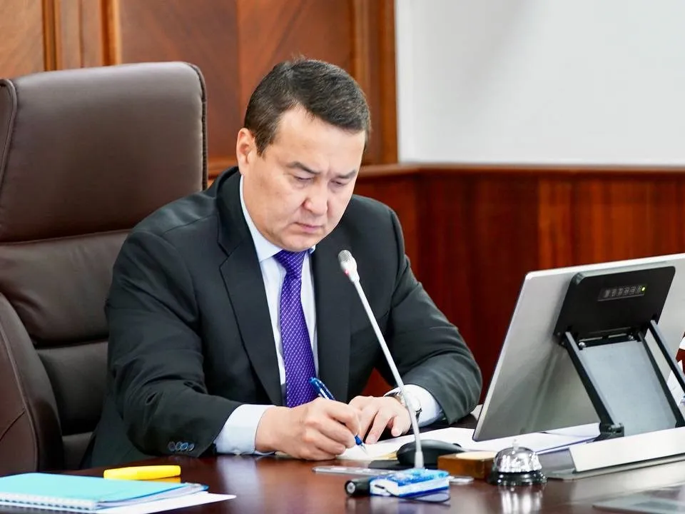 «Красиво докладываете»: Смаилов раскритиковал акиматы из-за недостаточного привлечения инвестиций