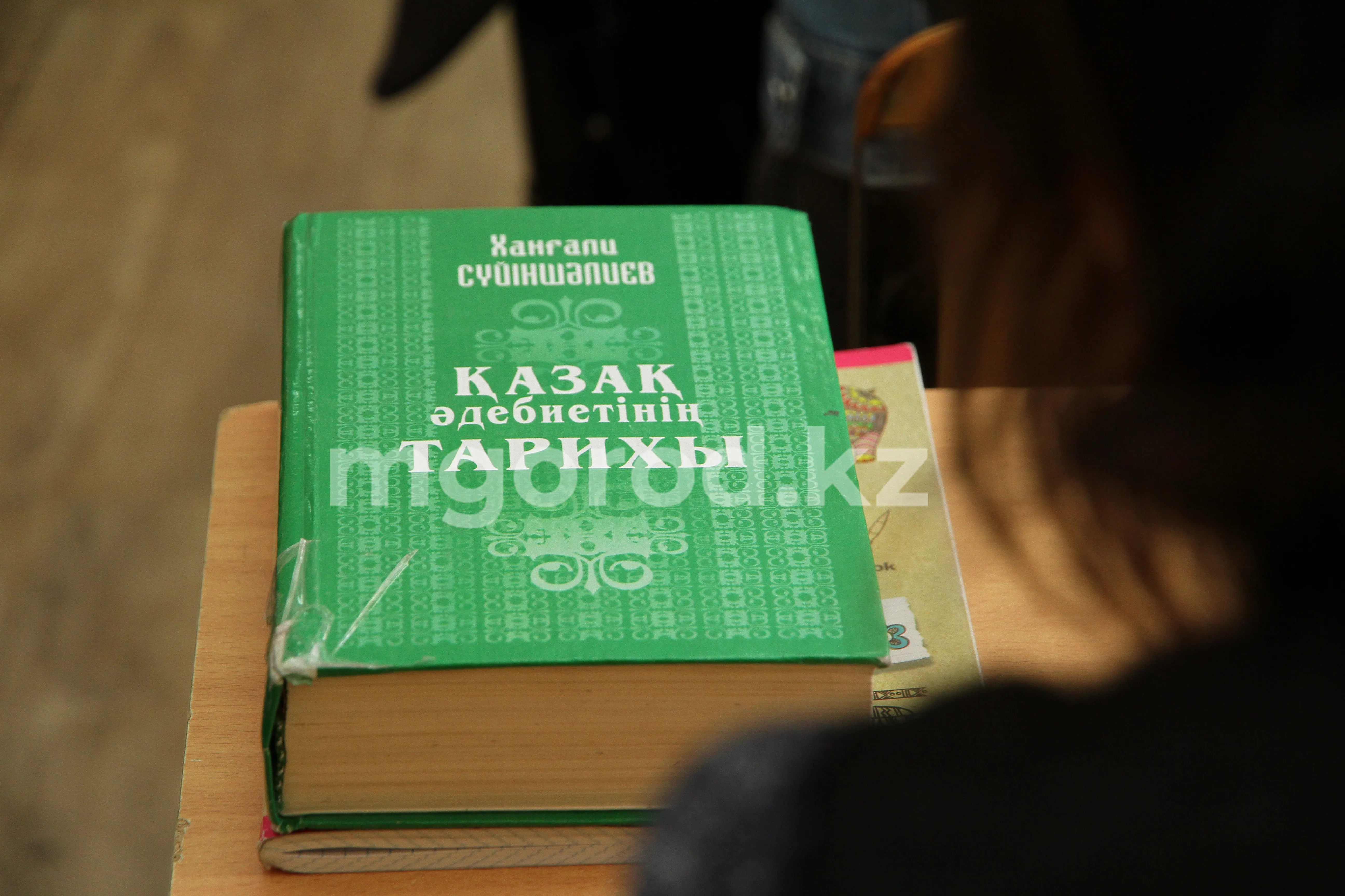 Более 700 человек изучают казахский язык в ЗКО