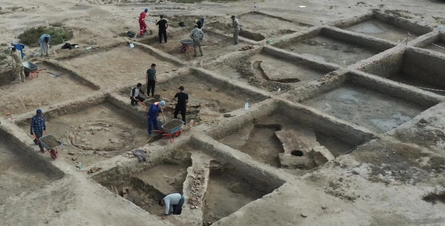 Построенные в средние века дома обнаружили при раскопках в Атырау