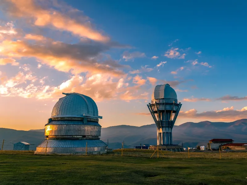 Дорогу к обсерватории на плато Асы перегородили забором