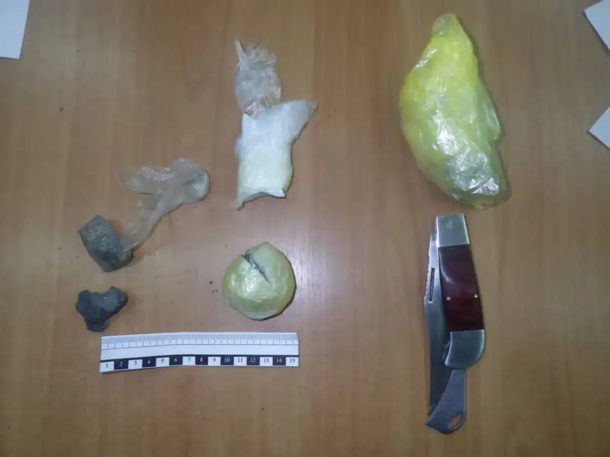 Насвай и марихуану пытались перебросить в колонию Уральска