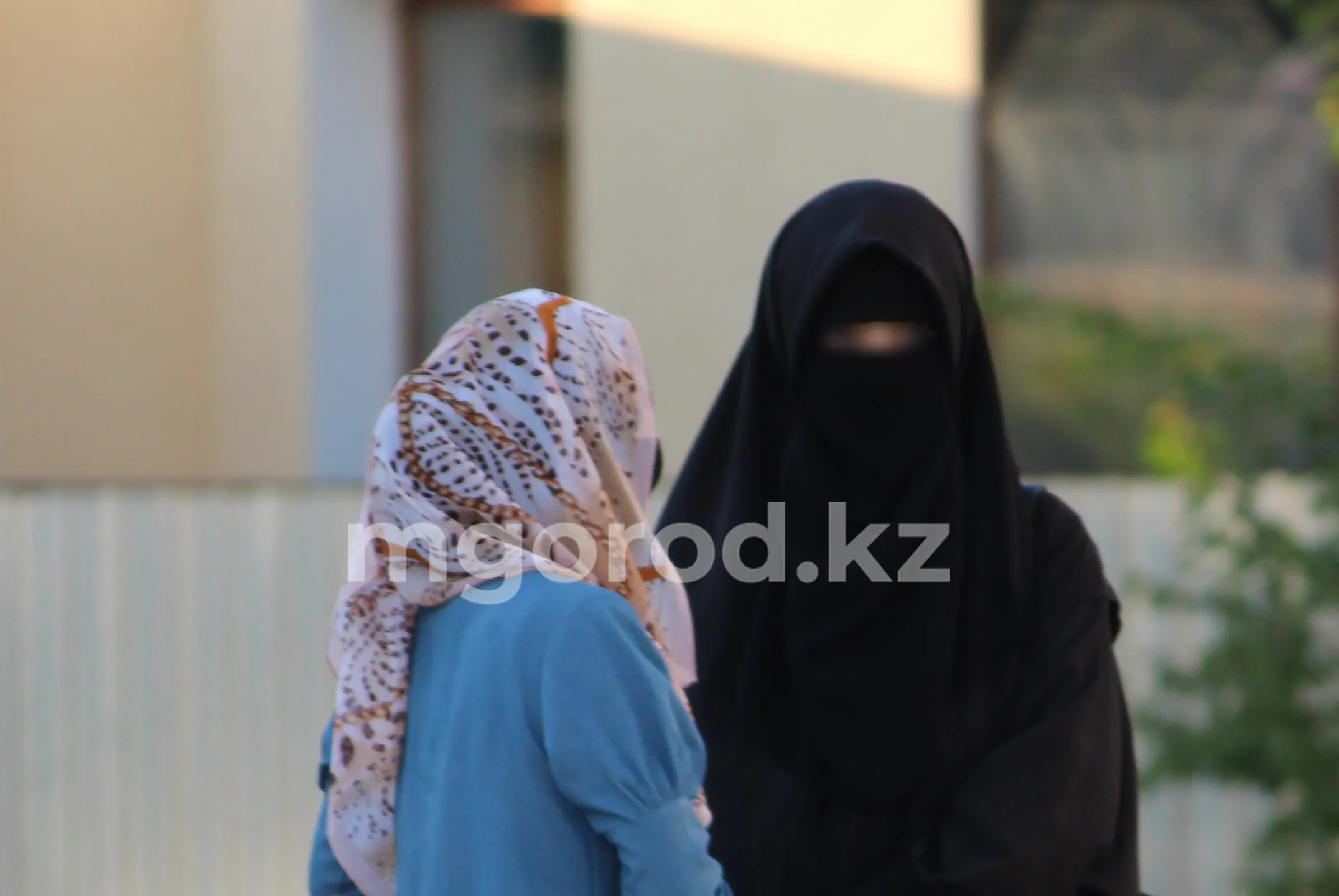 Казахстанец подал в суд на школу за запрета носить платок
