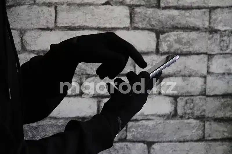 84-летняя жительница Уральска отдала мошенникам 1,5 миллиона тенге