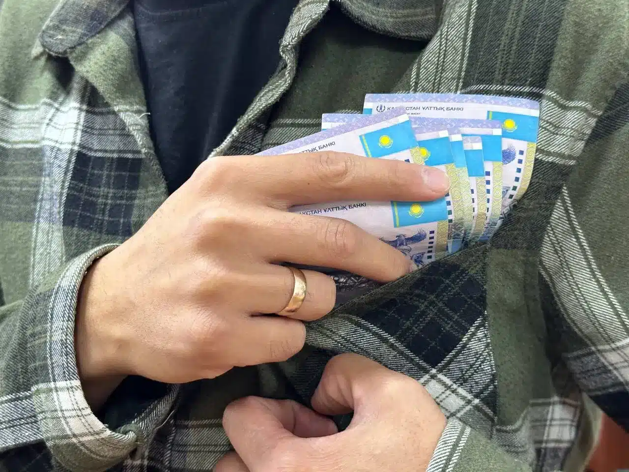 Двойные отпускные и премии: в детсадах Актюбинской области растратили 240 млн тенге