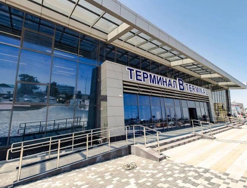 Толпа штурмовала аэропорт Махачкалы после прибытия рейса из Тель-Авива