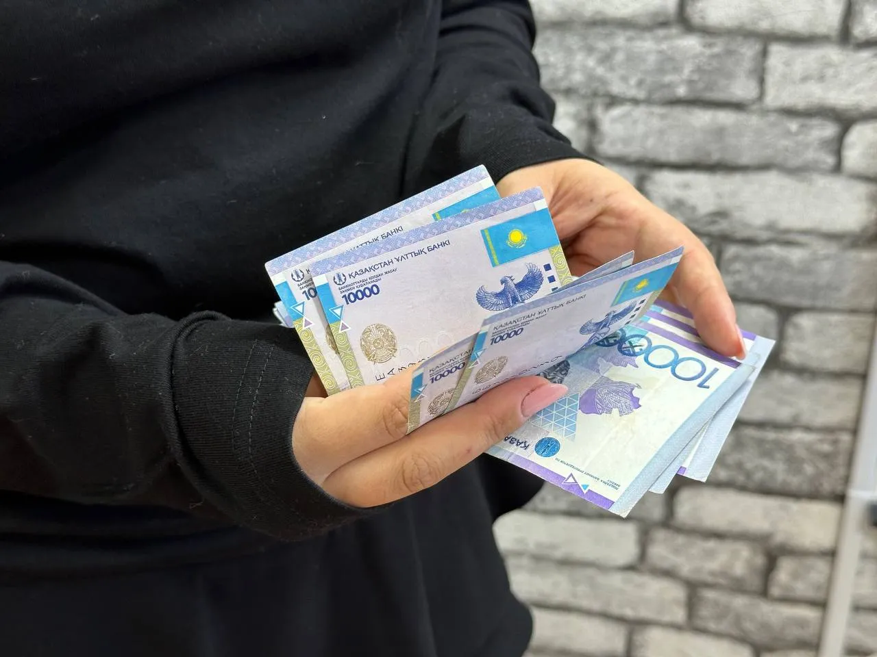 Миллиарды тенге похитили в больнице Алматинской области