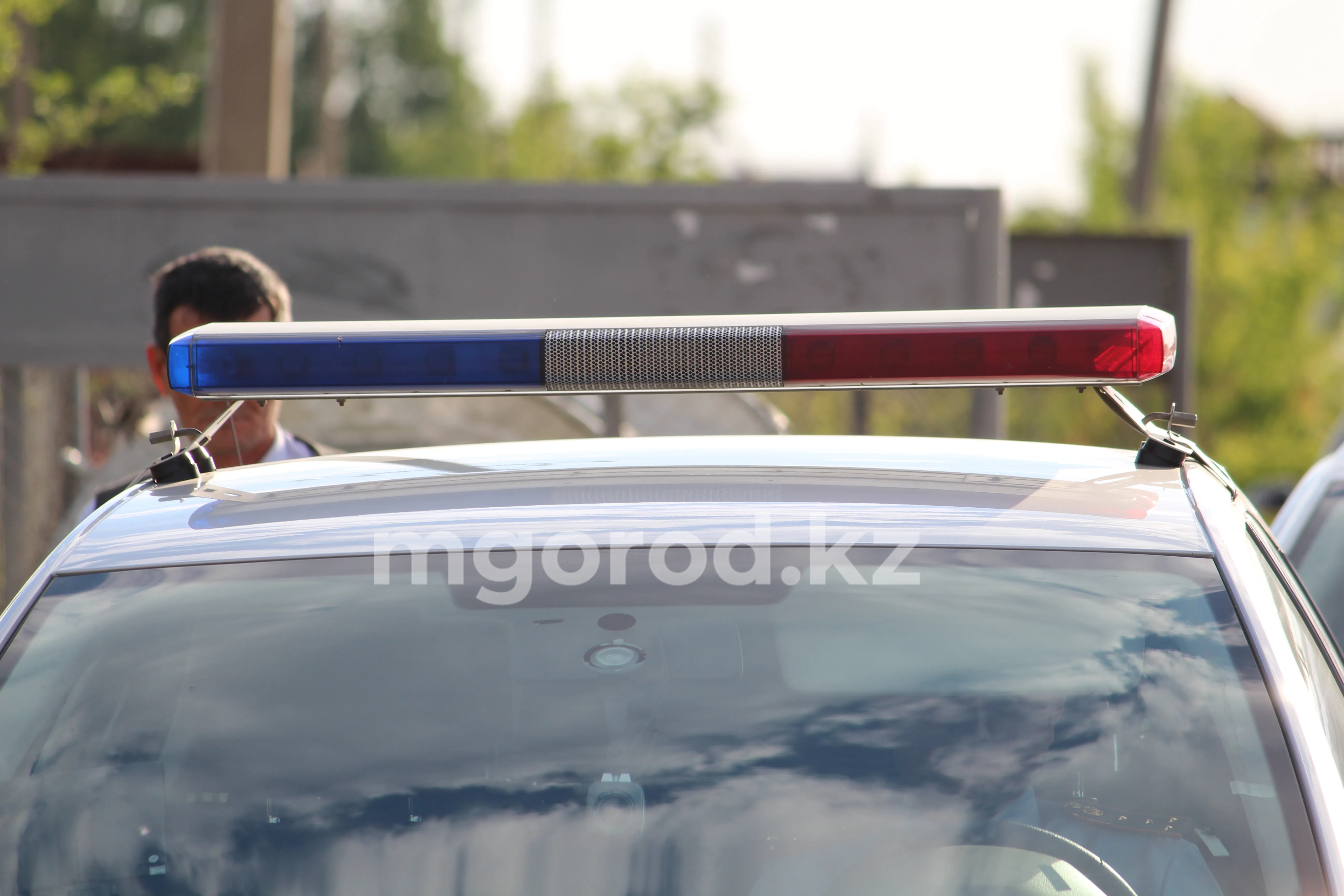 Мужчину толкнули под колёса фуры в Алматинской области