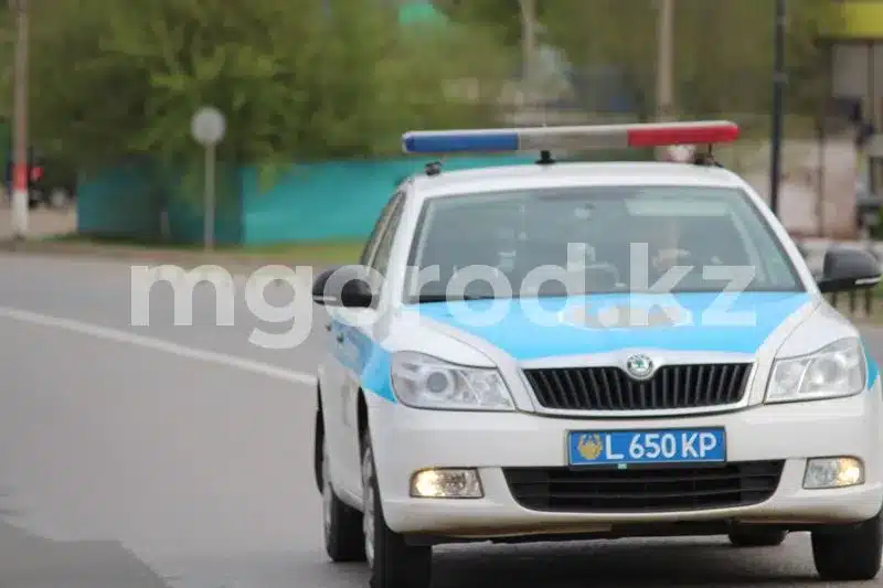 Погоню со стрельбой устроили полицейские на трассе Атырау — Уральск