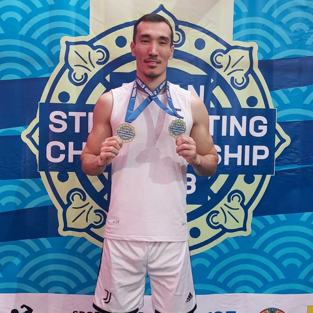 Педагог-куратор Назарбаев Интеллектуальной школы стал Чемпионом Азии по Стритлифтингу