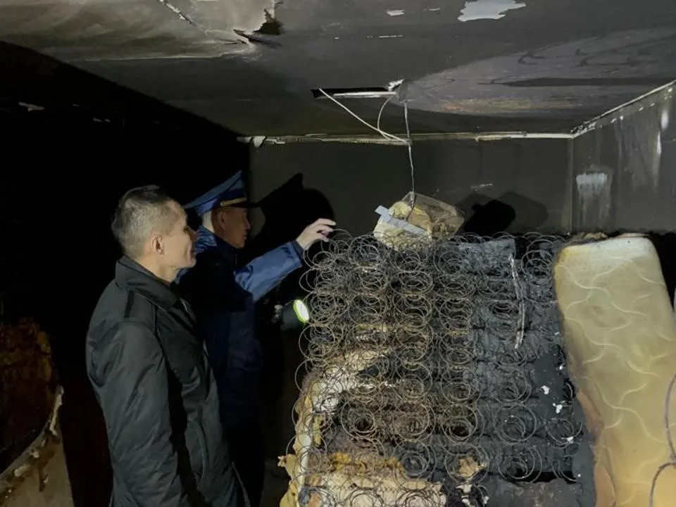 Полиция Алматы разыскивает владельцев сгоревшего хостела