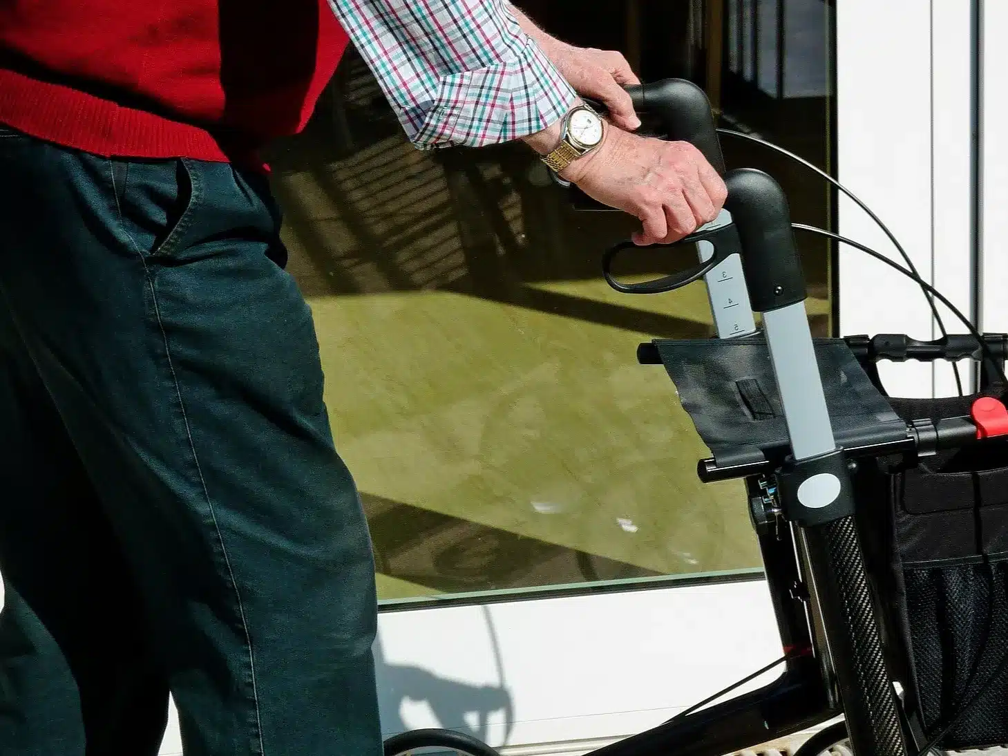 Спустя 20 лет признанному недееспособным алматинцу определили опекуна