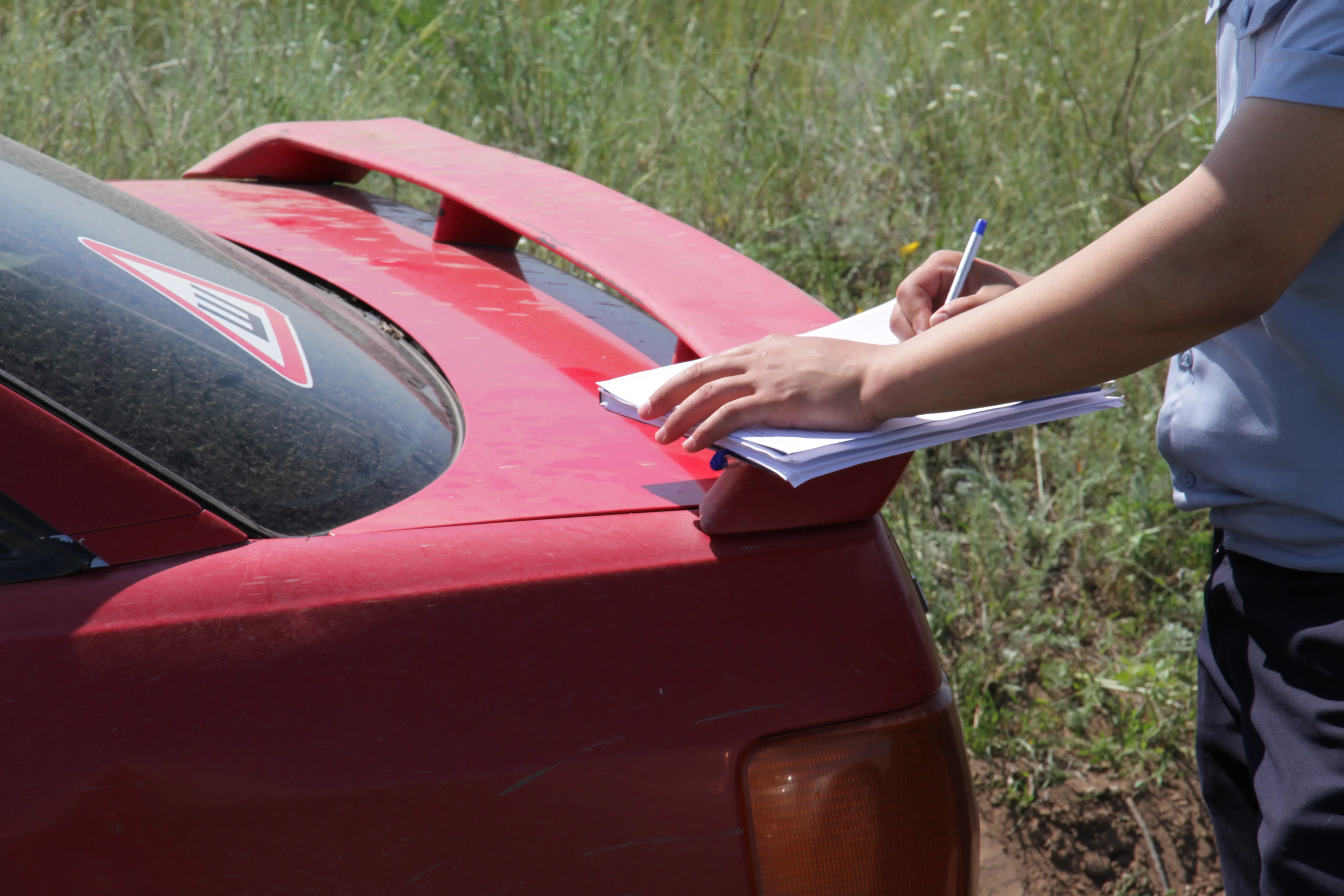 Сосед угнал авто у жителя Уральска