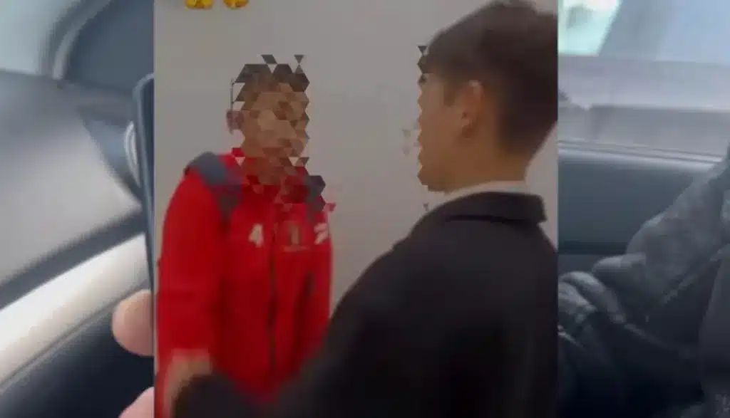 Подросток ударил сверстника в туалете школы Уральска и опубликовал видео