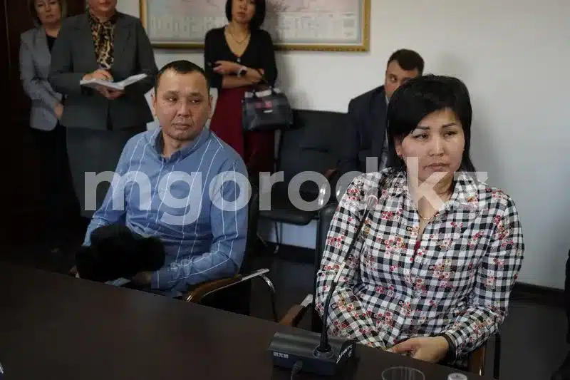 Буллинг в школьном туалете Уральска: маму подростка выслушал министр