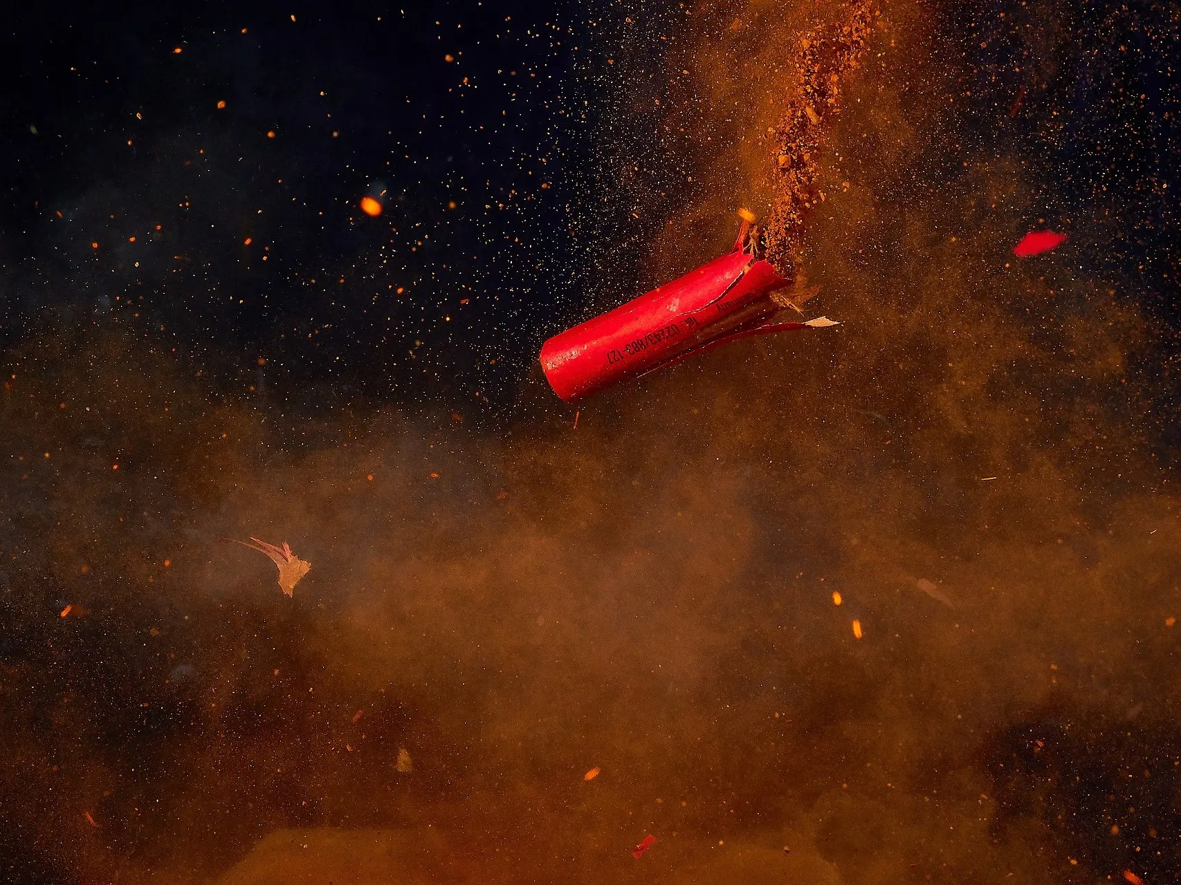 Что категорически запрещено при использовании петард и салютов