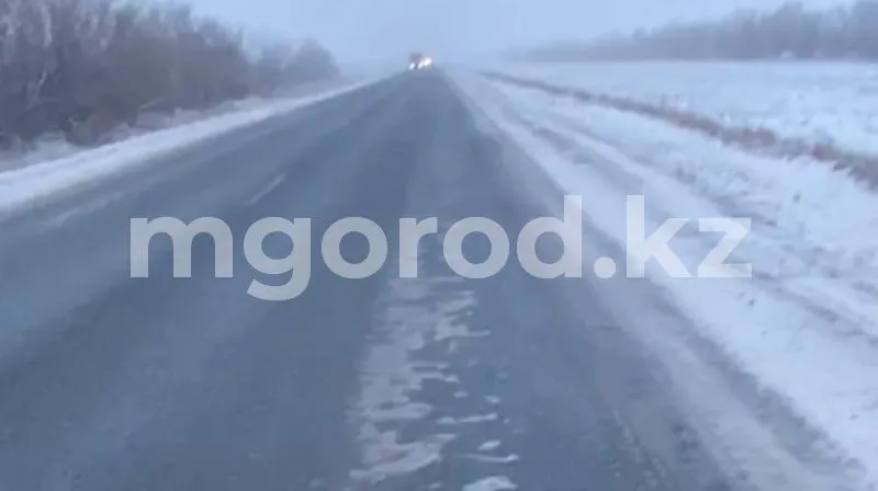 На гололёд вдоль платной трассы пожаловались жители ЗКО
