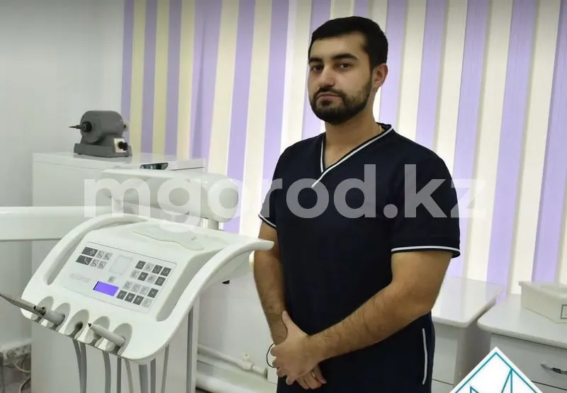 В Уральске врача-стоматолога задержали на работе по обвинению в мошенничестве