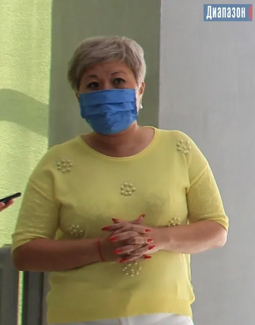 Директор дворца школьников плюнула в соседа