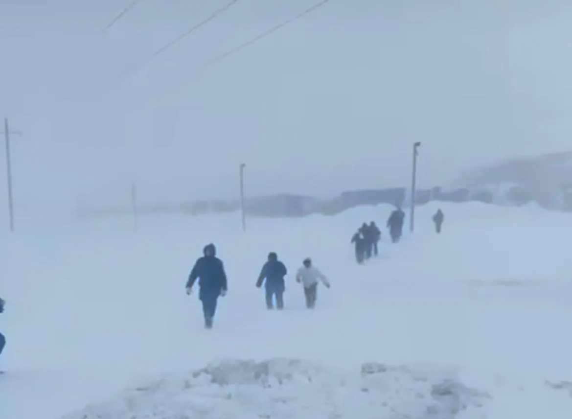 Из снежного плена эвакуировали 653 человека в Актюбинской области