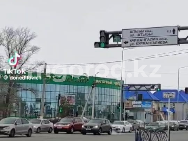 Неправильно установленный светофор вводит в заблуждение уральских водителей