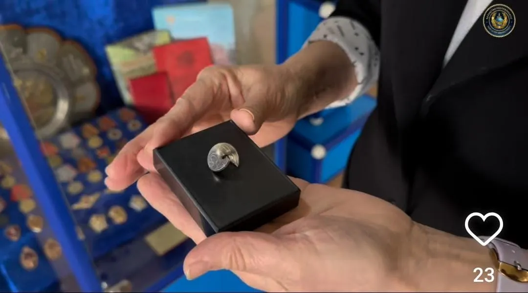 Монета в 20 тенге спасла жизнь полицейскому в Уральске