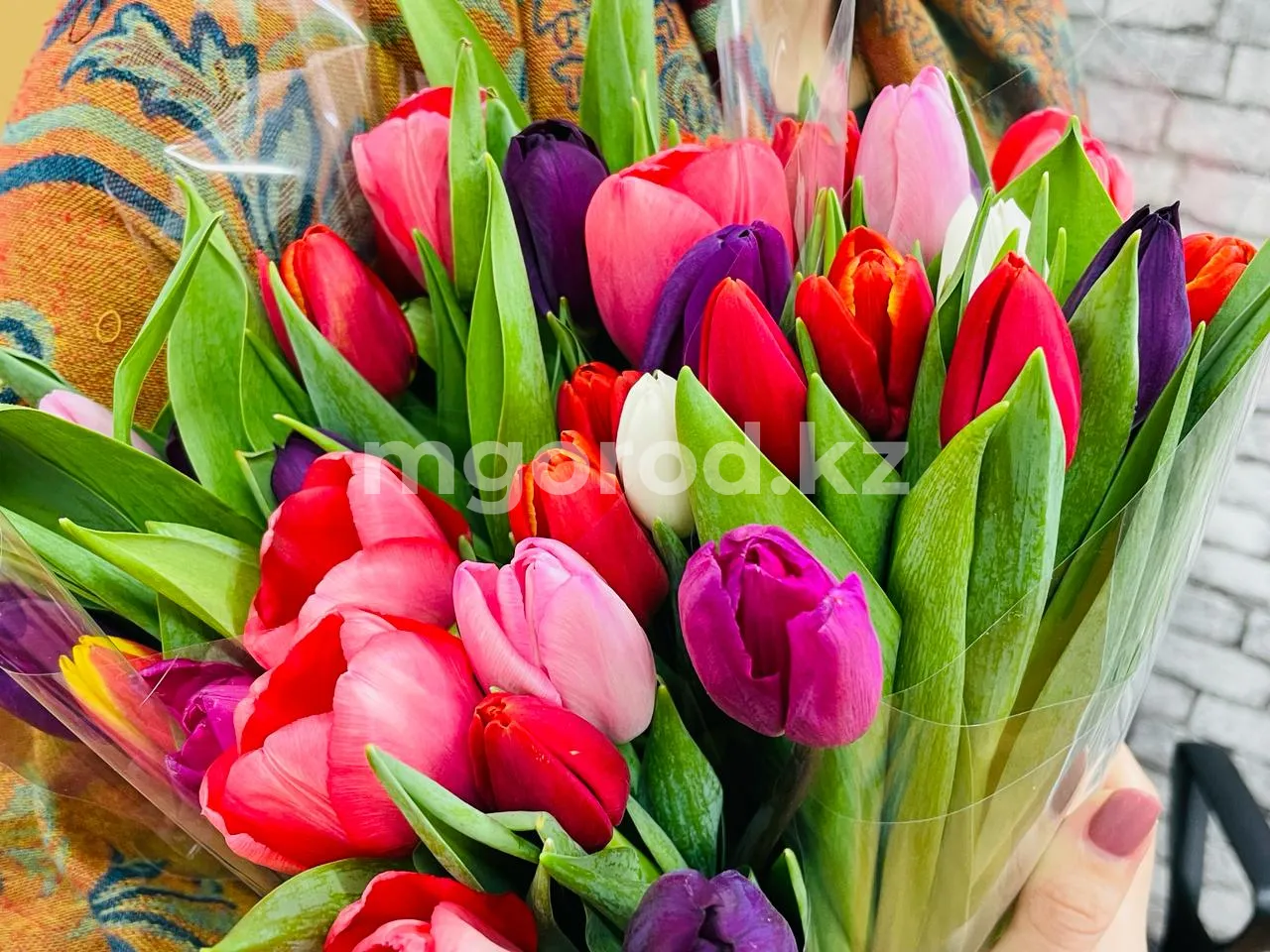 Цветы подорожали на 8% за год в Казахстане