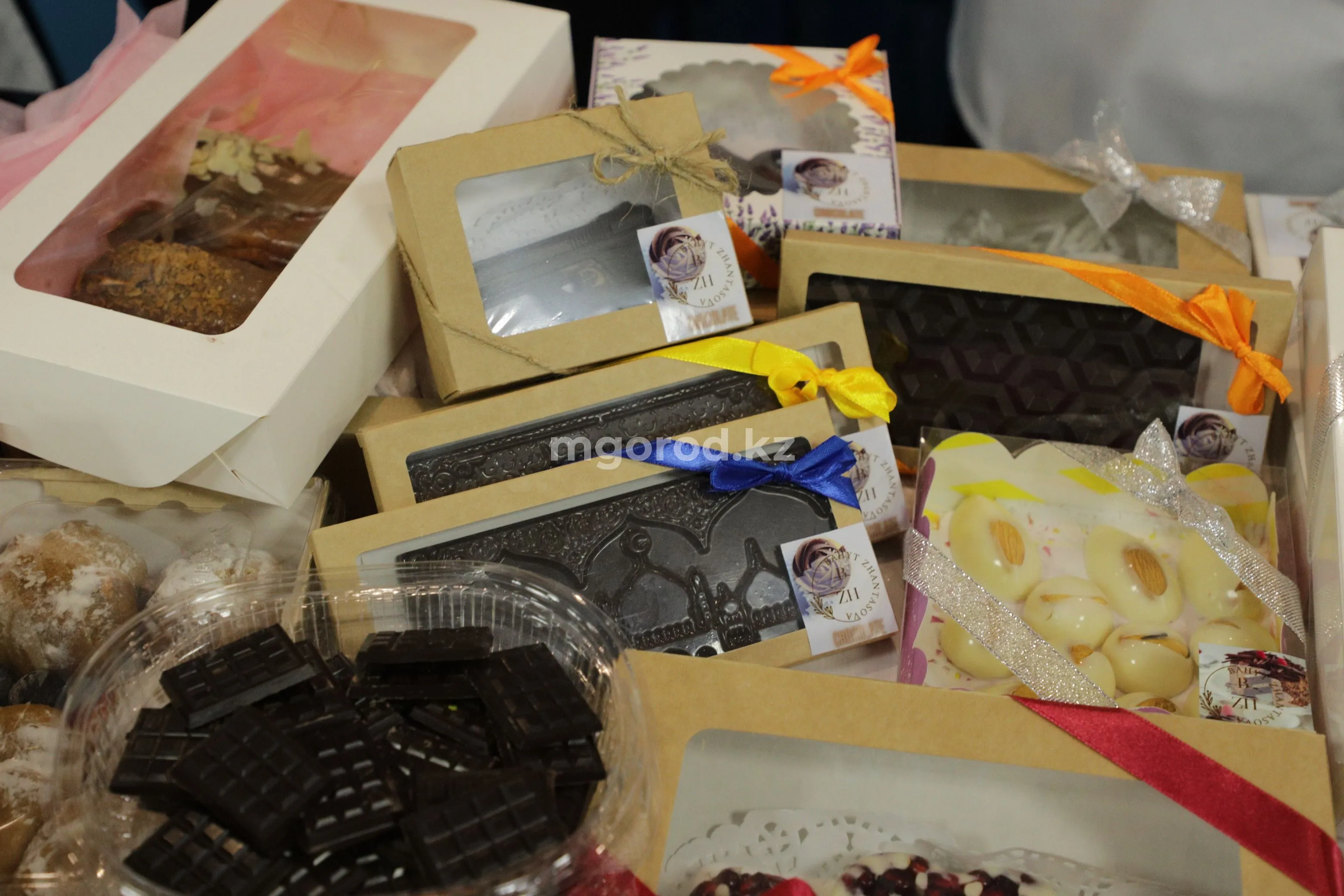 Казахстан стал завозить больше дорогого шоколада и конфет