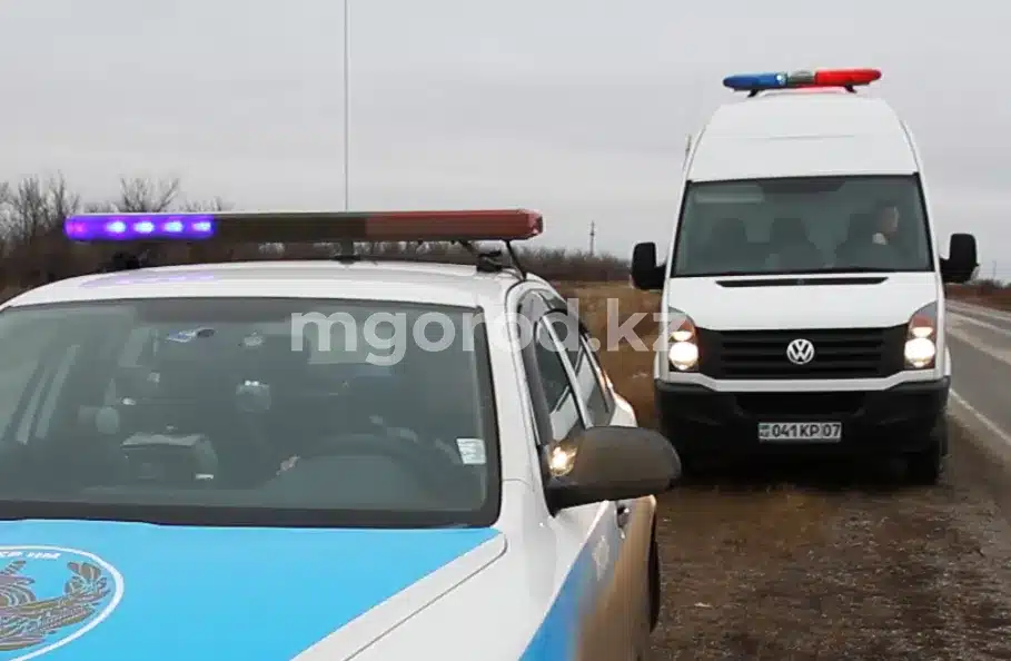 Один человек погиб и пятеро пострадали в аварии на трассе в ЗКО