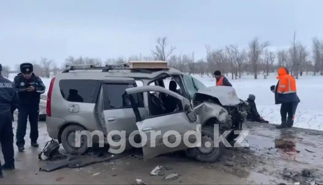 Восемь человек пострадали в аварии в Актюбинской области